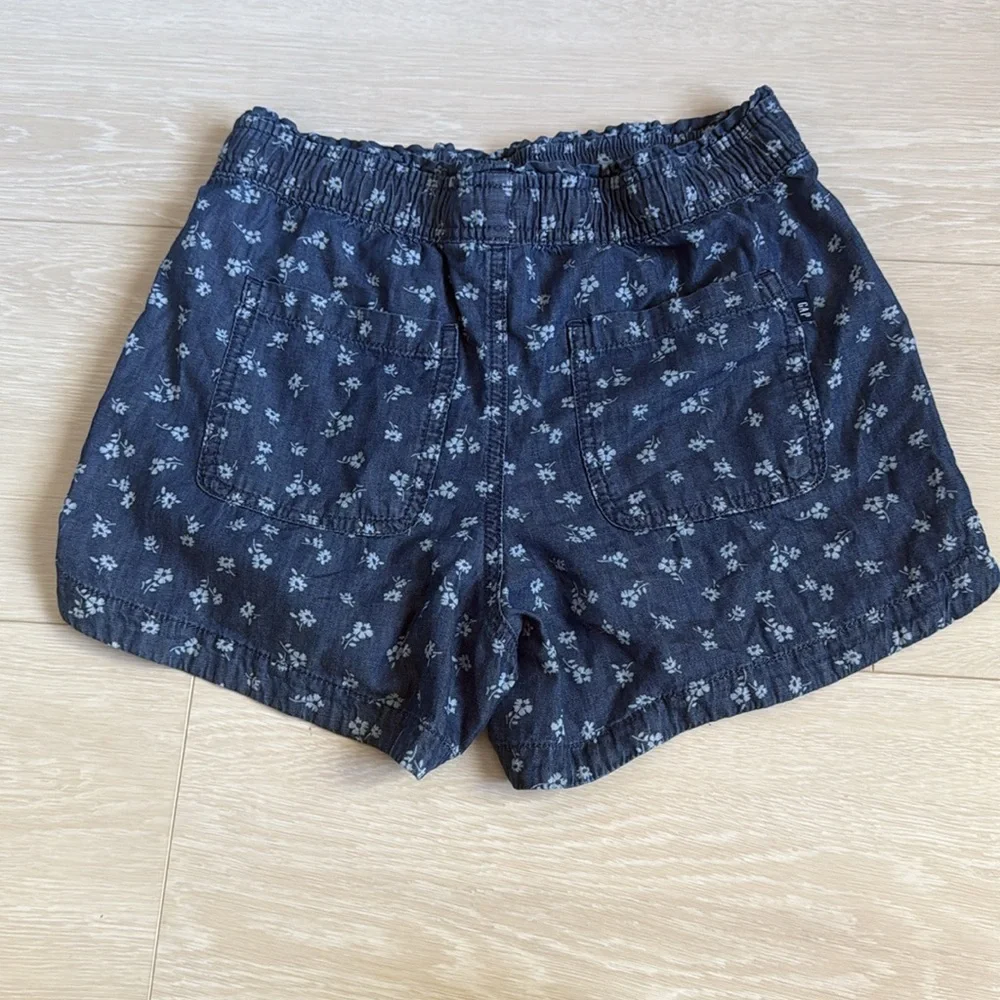 ✨ GAP Dark Blue Floral Kids Shorts